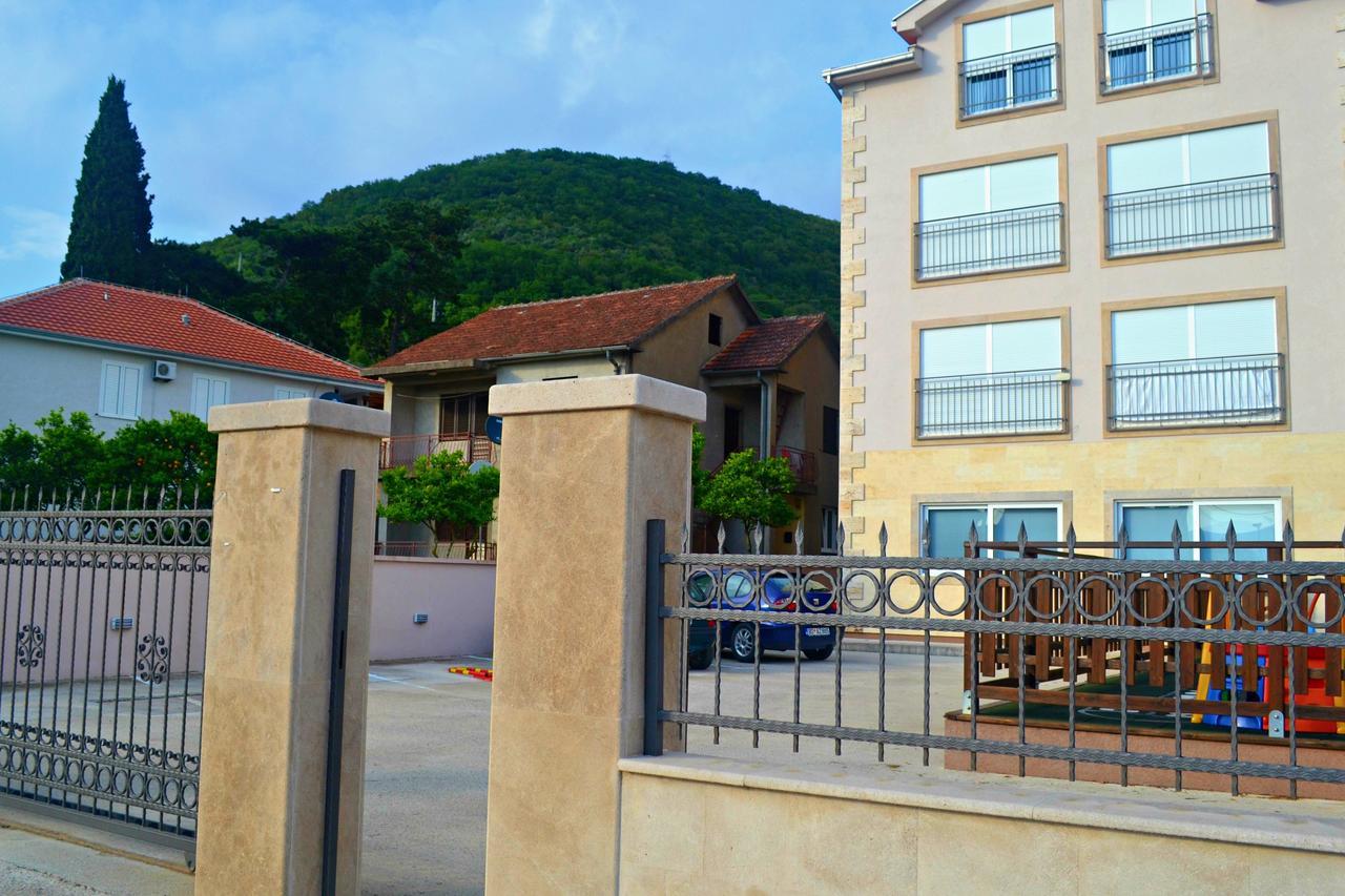 Bayview Apartments Tivat Montenegro 外观 照片